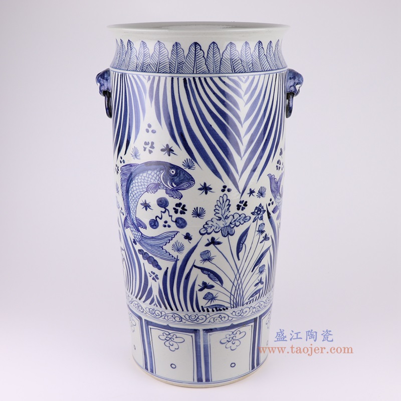 青花鱼藻纹双狮子头耳箭筒,产品编号:RZFH38-A 产品尺寸(单位cm): 高54直径26.5口径底径重量12KG