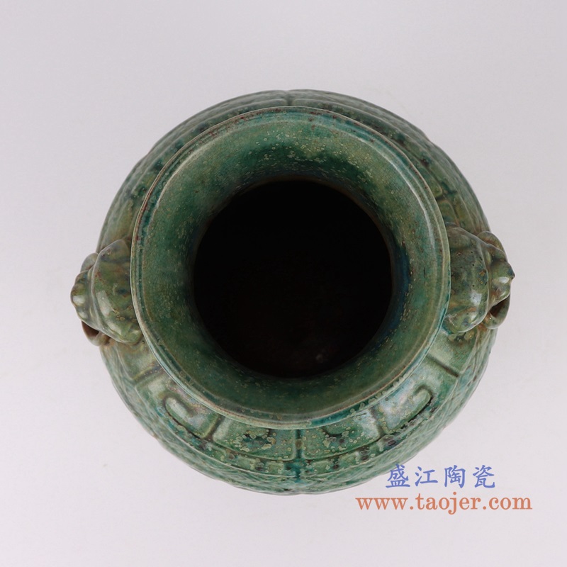 窑变连年有雕刻狮子头回纹花瓶,产品编号:RZSP38 产品尺寸(单位cm): 高27.7直径19.3口径11.2底径11重量2.3KG