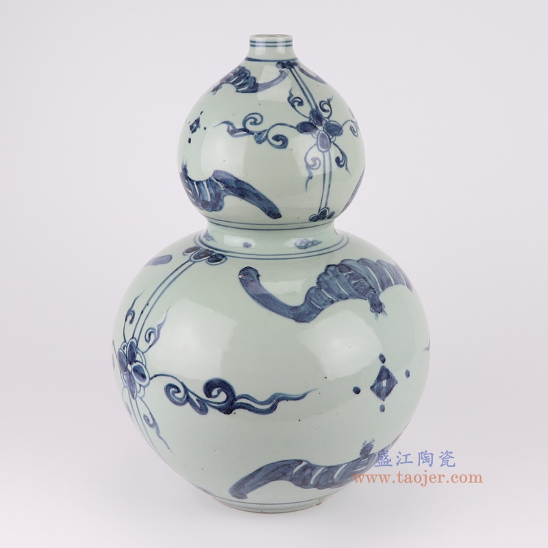 青花蝙蝠纹葫芦瓶,产品编号:RZSX57 产品尺寸(单位cm): 高38.5直径26.5口径底径11.7重量5.9KG