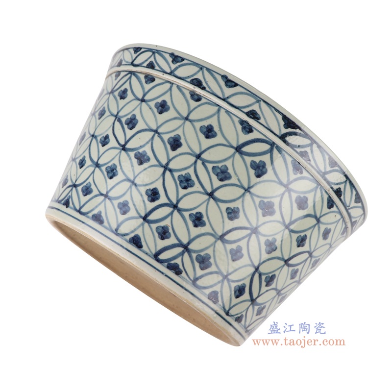 青花几何图形铜钱纹花盆大碗香炉,产品编号:RZSX59 产品尺寸(单位cm): 高16直径28.5口径底径21.5重量3.4KG