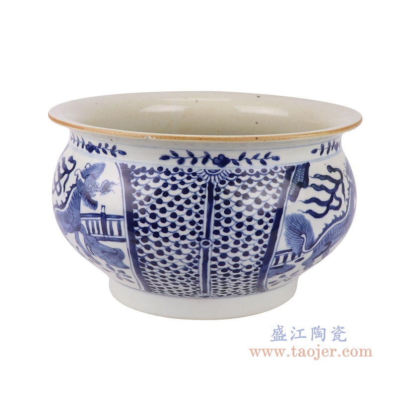 青花麒麟纹香炉,产品编号:RZUL13-A 产品尺寸(单位cm): 高15.3直径25口径底径重量2.3KG