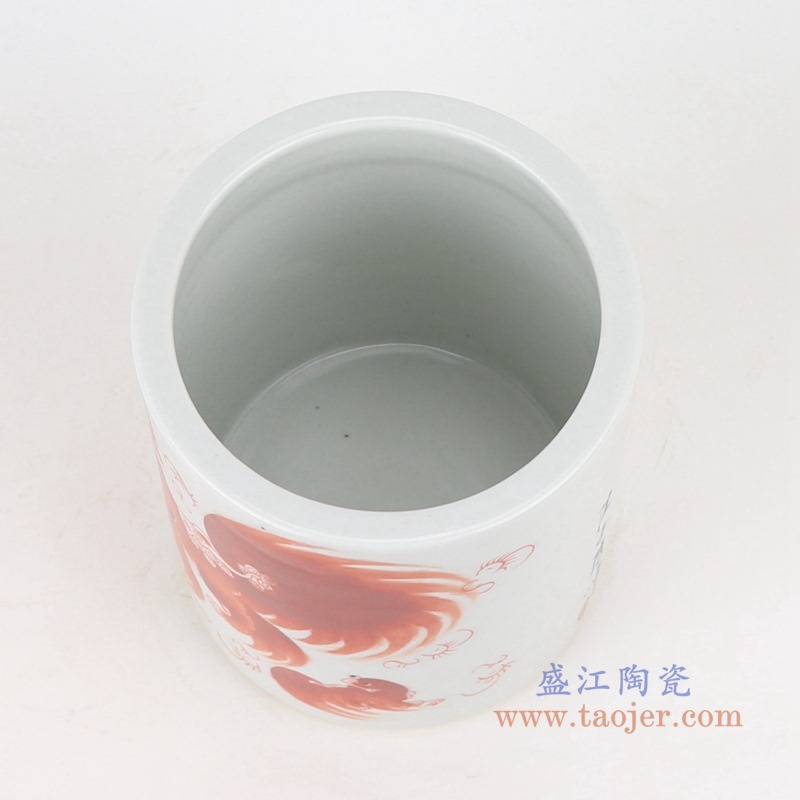 矾红狮子纹小笔筒;产品编号:RZIH16-B 产品尺寸(单位cm): 高:14.8直径:12.5口径:12.5底径:12重量:0.85KG