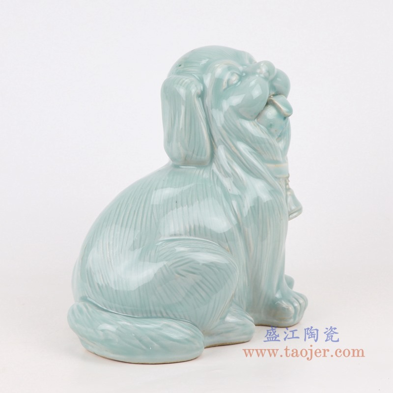 颜色釉影青釉狗雕刻雕塑蹲坐狗；产品编号：RZQW08       产品尺寸(单位cm):  高：23直径：21.5口径：底径：重量：1.8KG
