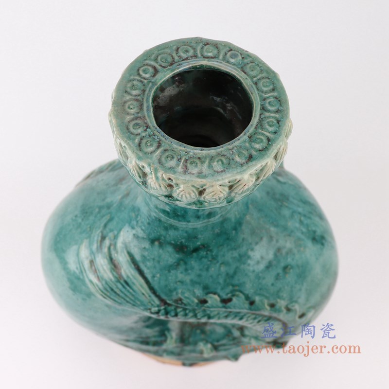 仿古窑变绿釉雕刻龙纹空心瓶;产品编号:RZSP06 产品尺寸(单位cm): 高:40直径:28口径:10.5底径:13重量:5.4KG