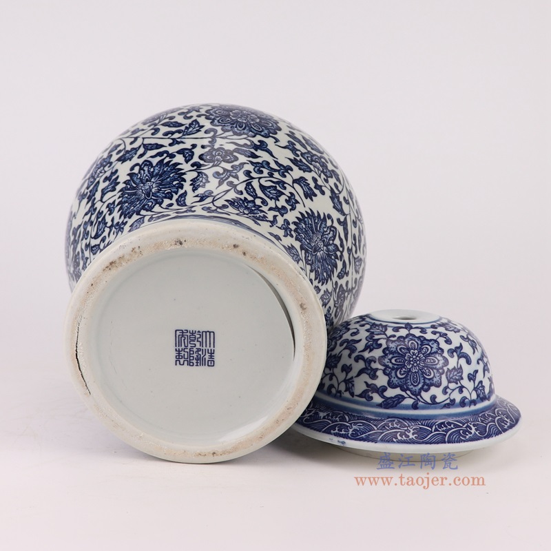青花缠枝莲将军罐灯具,产品编号:DS46-RZFU 产品尺寸(单位cm): 高31.7直径21.6口径底径15重量3KG
