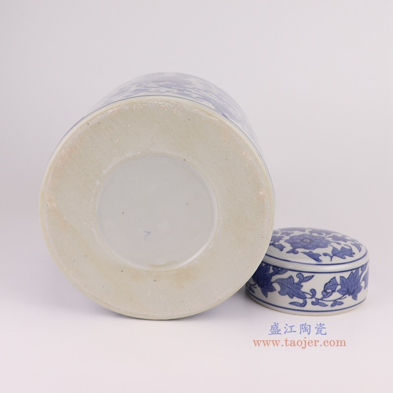 青花缠枝莲直筒茶叶罐,产品编号:RXAE-FL19-206 产品尺寸(单位cm): 高29.5直径19口径底径重量2.45KG