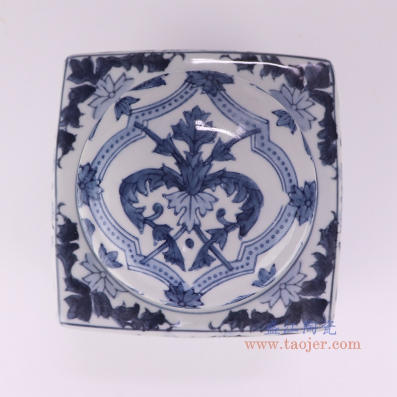 青花花卉四方茶叶罐,产品编号:RXAE-YH19-027 产品尺寸(单位cm): 高21直径16.2口径5.5底径重量1.74KG