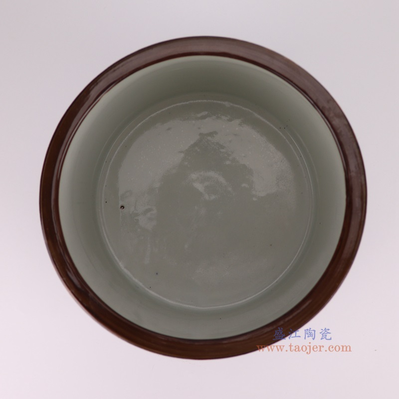青花蓝底花卉笔筒,产品编号:RXAF01-F 产品尺寸(单位cm): 高18直径19口径底径重量2.2KG