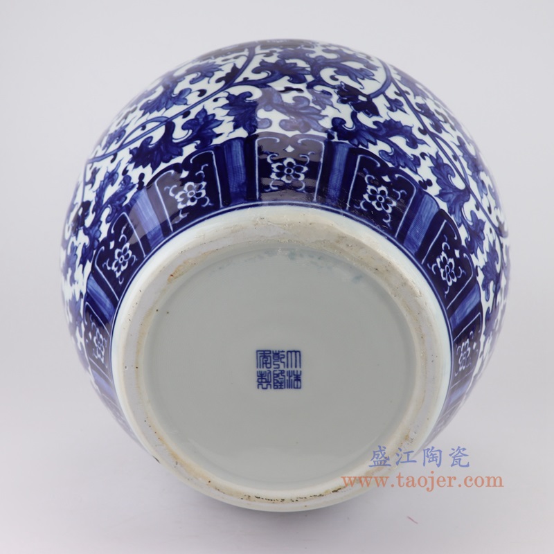 青花缠枝莲天球瓶大号,产品编号:RXAL06 产品尺寸(单位cm): 高53.4直径36.6口径29底径19.9重量9.8KG