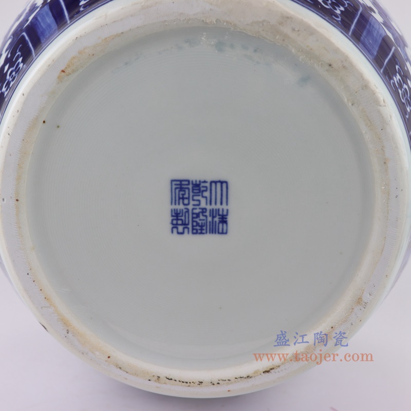 青花缠枝莲天球瓶大号,产品编号:RXAL06 产品尺寸(单位cm): 高53.4直径36.6口径29底径19.9重量9.8KG