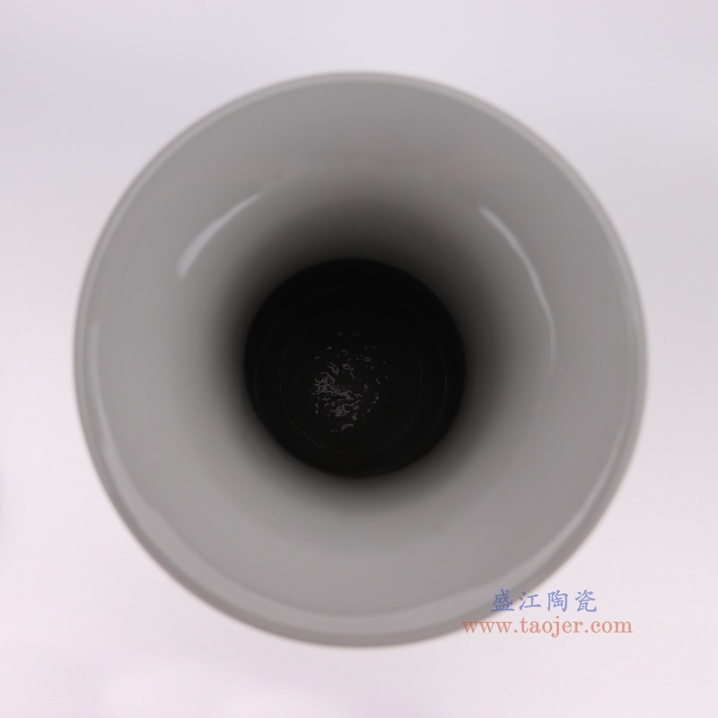 青花山水鱼尾瓶观音瓶，产品编号：RXAQ02-A       产品尺寸(单位cm):  高65.4直径32.6口径底径19.1重量10.95KG