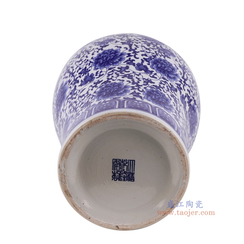 青花缠枝莲鱼尾瓶,产品编号:RXAQ02-B 产品尺寸(单位cm): 高65.4直径32.6口径底径19.1重量10.95KG