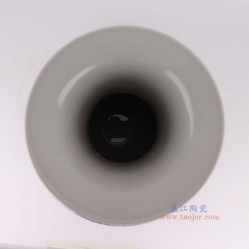 青花缠枝莲赏瓶,产品编号:RXAQ03-B 产品尺寸(单位cm): 高54.2直径36.3口径底径20.4重量8.65KG