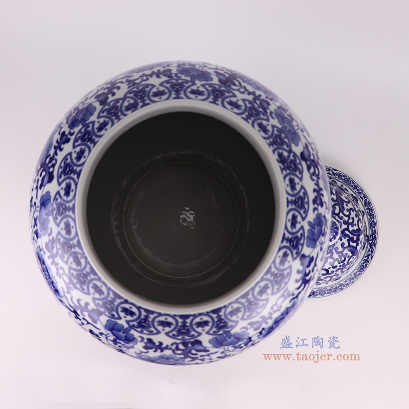 青花缠枝莲将军罐大号,产品编号:RXAQ05 产品尺寸(单位cm): 高62.5直径34.5口径底径21重量8KG