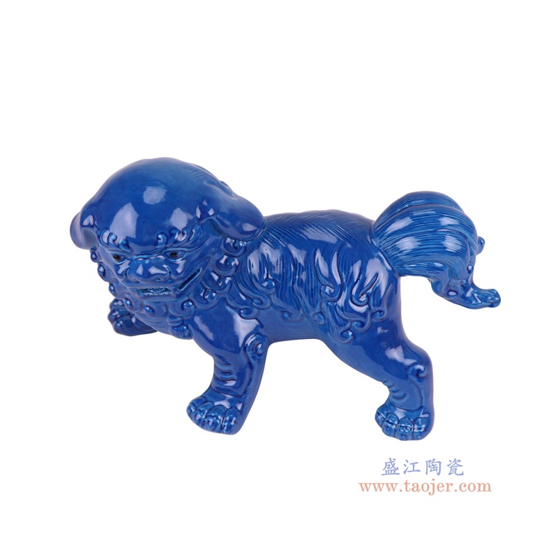 蓝色狮子狗站姿雕塑一对,产品编号:RXAT01 产品尺寸(单位cm): 高16直径26.4口径底径重量1.25KG