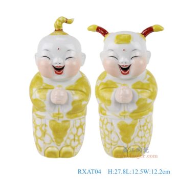RXAT04   黄色恭喜发财娃娃孩童雕塑一对，     高27.8直径12.5口径底径8.5重量1.75KG
