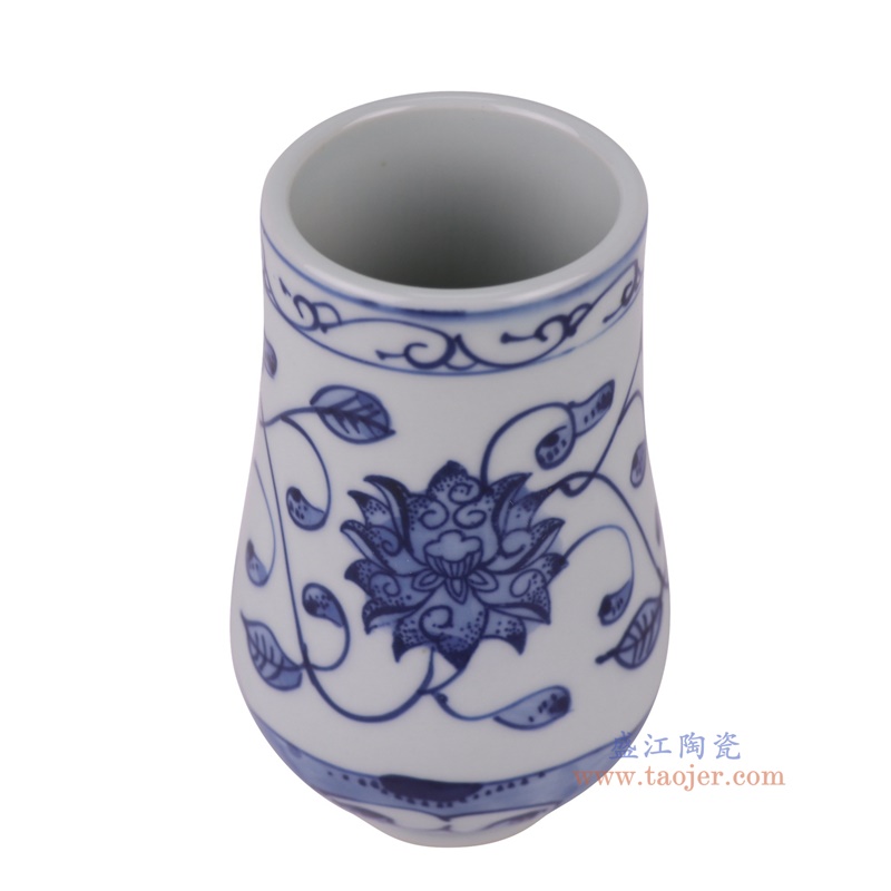 青花缠枝莲福筒小花瓶,产品编号:RXAX01 产品尺寸(单位cm): 高10.6直径6.4口径底径3.5重量0.1KG