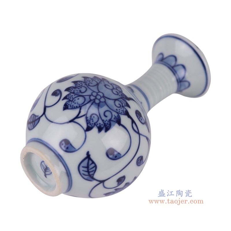 青花缠枝莲小蒜头瓶,产品编号:RXAX05 产品尺寸(单位cm): 高12直径6.8口径底径2.3重量0.1KG