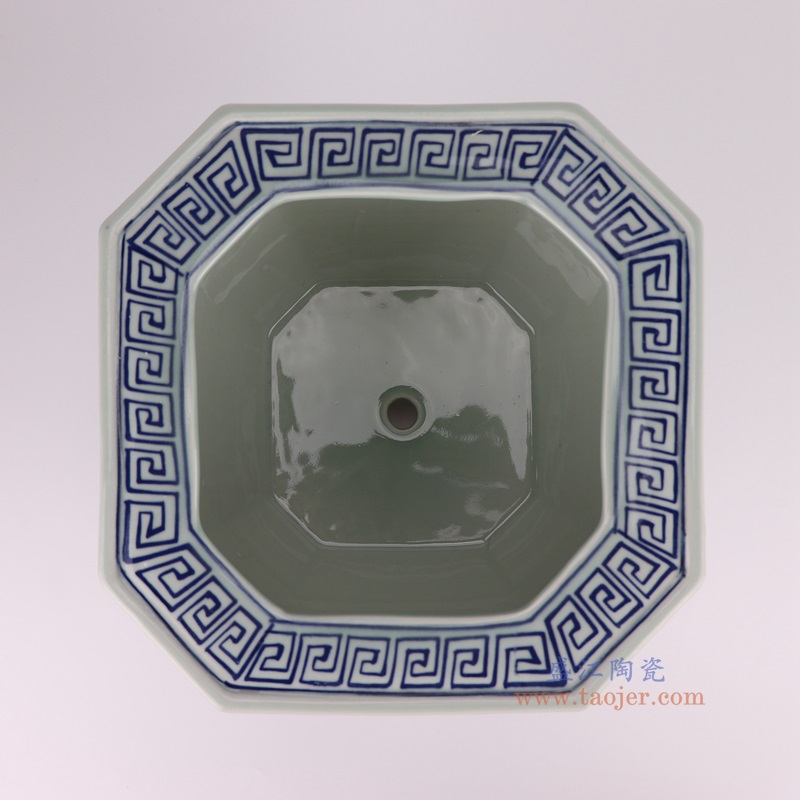 青花开窗厂子里八角花盆,产品编号:RYKB168-B 产品尺寸(单位cm): 高19直径25口径底径17重量3.15KG