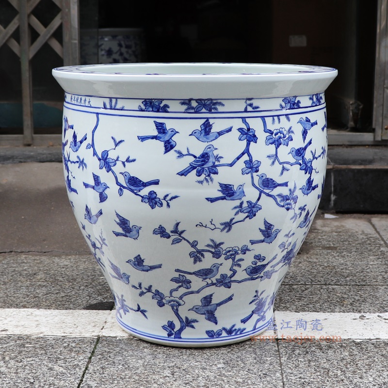 青花手绘花鸟大缸小号,产品编号:RYLU176-I-S 产品尺寸(单位cm): 高45直径48口径底径28重量KG