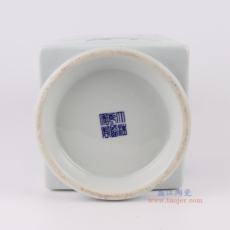 青花狮子纹四方直筒茶叶罐,产品编号:RYUJ48 产品尺寸(单位cm): 高34.3直径13.4口径14.5底径13.4重量2.7KG