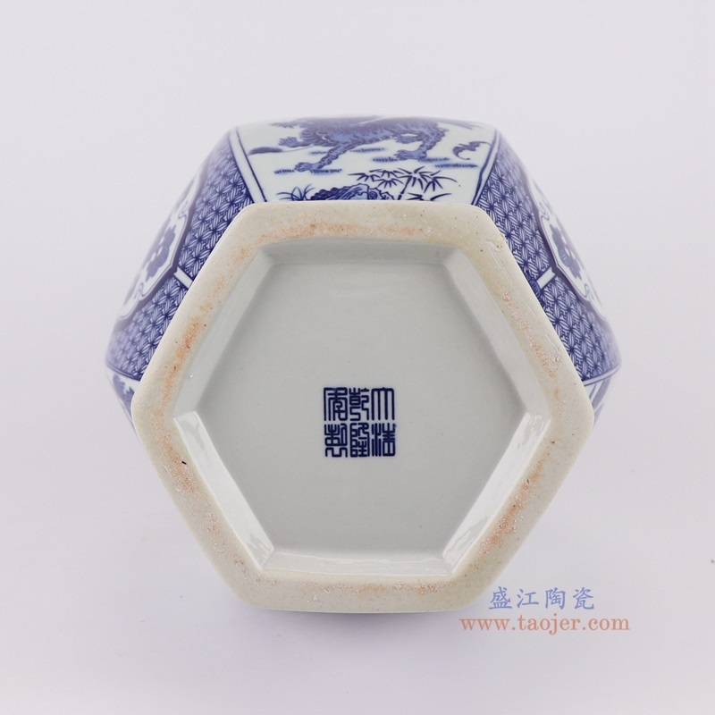 青花开窗麒麟献瑞纹六面赏瓶,产品编号:RYUJ58 产品尺寸(单位cm): 高40.3直径20.7口径13.3底径14.7重量3KG