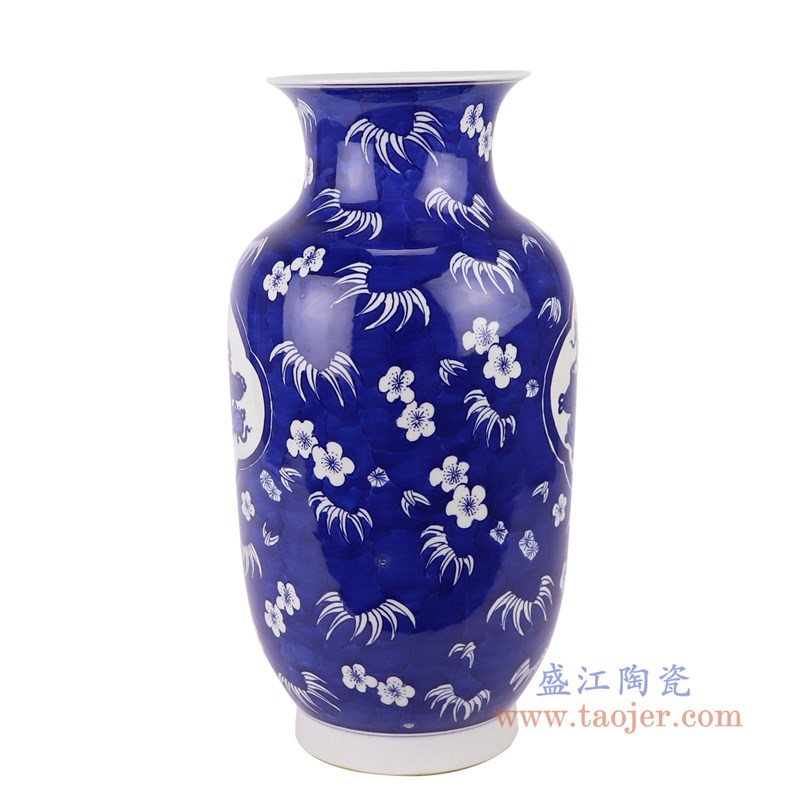 冰梅开窗开光博古纹冬瓜瓶;产品编号:RYWG35 产品尺寸(单位cm): 高:37直径:18.5口径:13.8底径:12.5重量:3.1KG