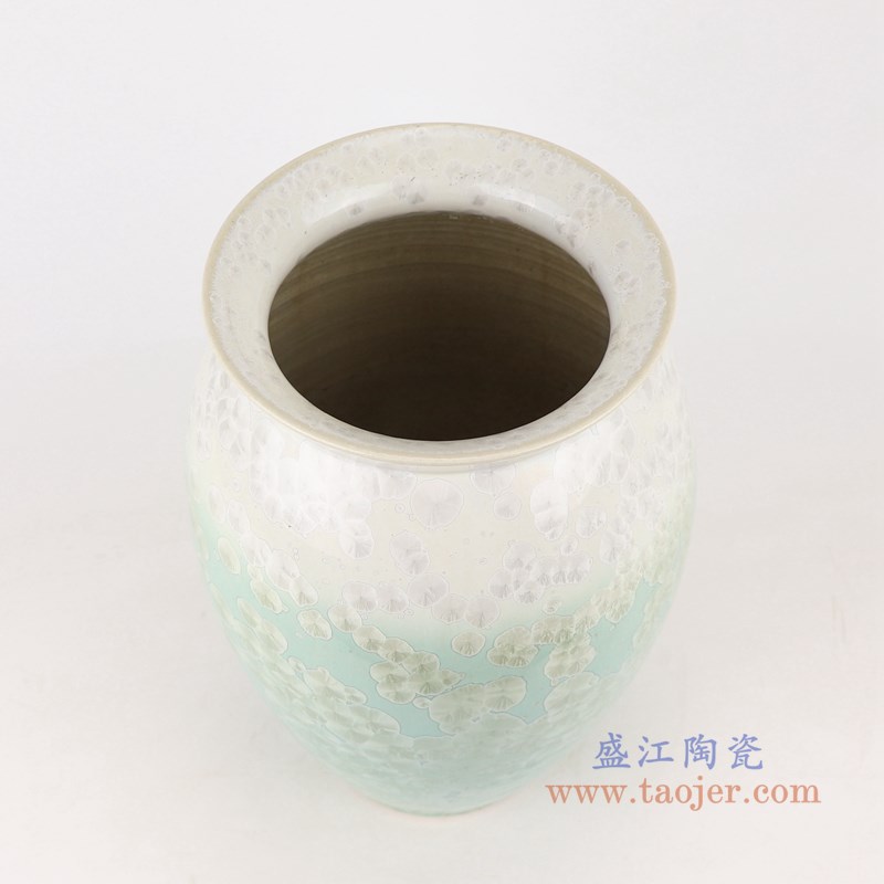 结晶釉白绿两色底敞口直筒瓶;产品编号:RYYX05 产品尺寸(单位cm): 高:30.8直径:21口径:17底径:11重量:3KG