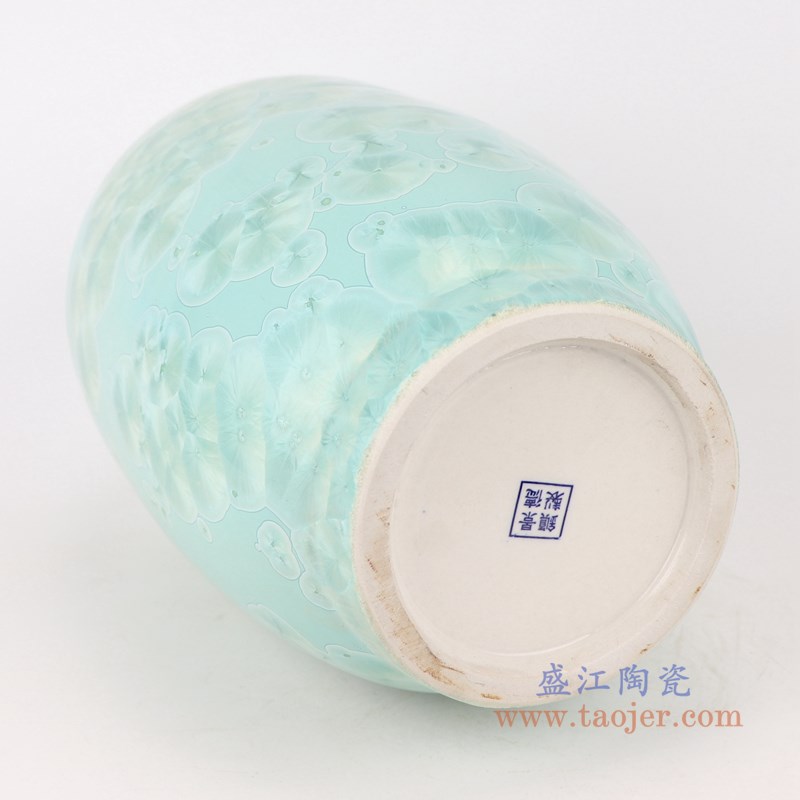 结晶釉绿底尖嘴瓶 ;产品编号:RYYX07-B 产品尺寸(单位cm): 高:38直径:20口径:1.2底径:13重量:4.5KG