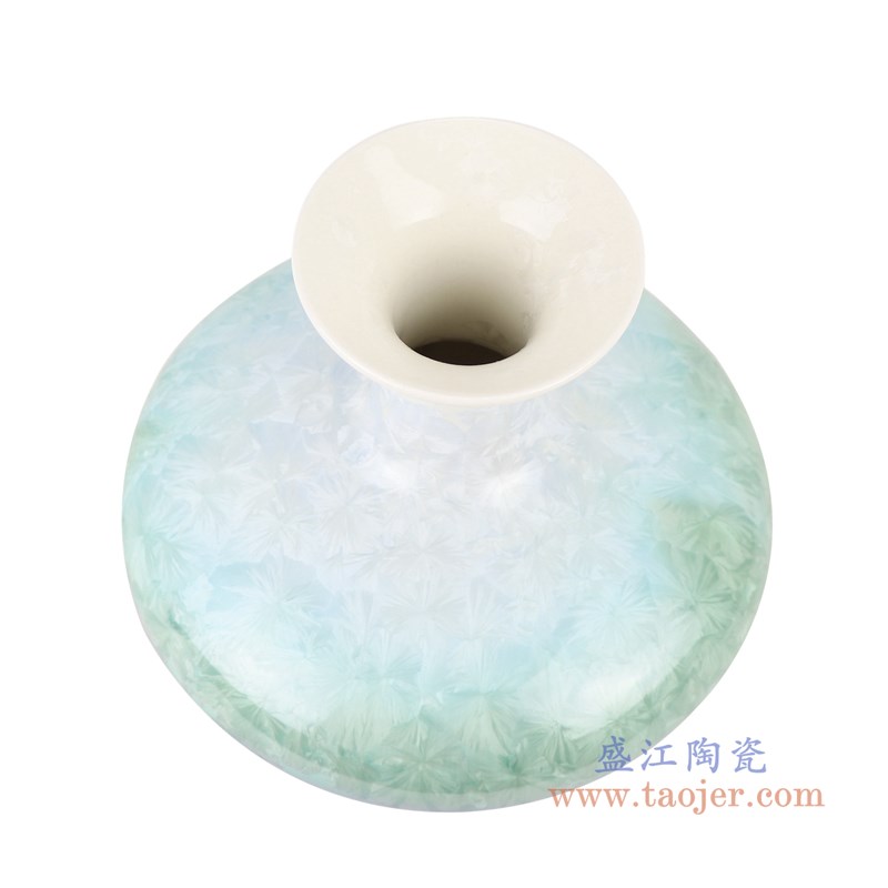 结晶釉白绿蓝底扁肚瓶;产品编号:RZCU05 产品尺寸(单位cm): 高:22.2直径:21.6口径:9.8底径:10重量:1.25KG