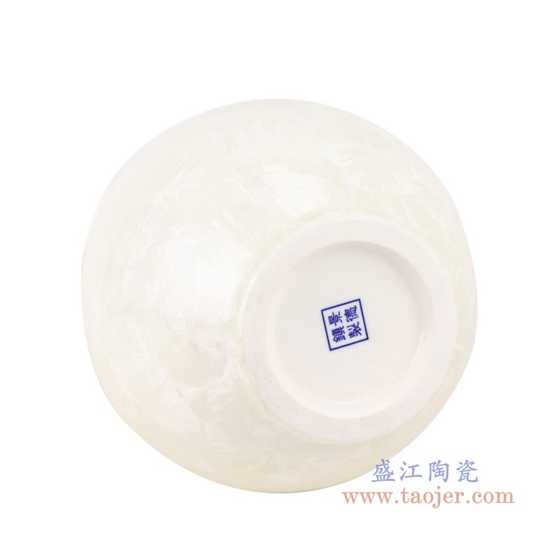 结晶釉纯白色底赏瓶;产品编号:RZCU10 产品尺寸(单位cm): 高:28.7直径:18.7口径:12.3底径:9.6重量:1.45KG