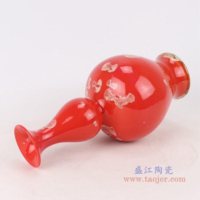 结晶釉红底红色异形葫芦瓶;产品编号:RZCU16 产品尺寸(单位cm): 高:28.5直径:13.2口径:6.3底径:8.2重量:0.8KG