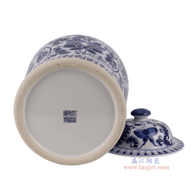 青花缠枝蝴蝶纹将军罐,产品编号:RZFQ36 产品尺寸(单位cm): 高43.4直径26.7口径底径19.6重量5.8KG