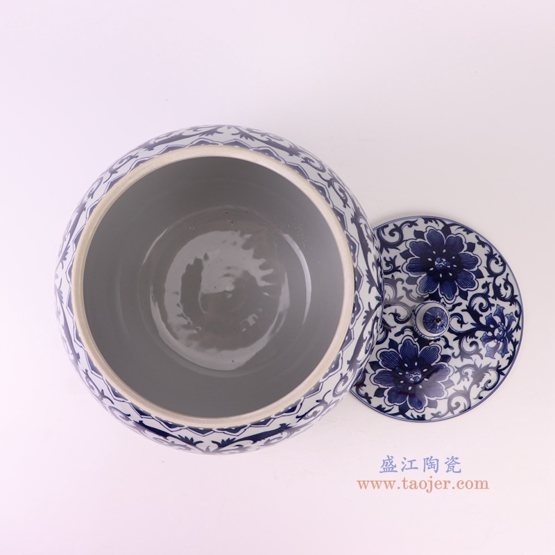 青花缠枝莲西瓜盖罐,产品编号:RZFQ37 产品尺寸(单位cm): 高27.5直径26.3口径底径16.8重量3.6KG