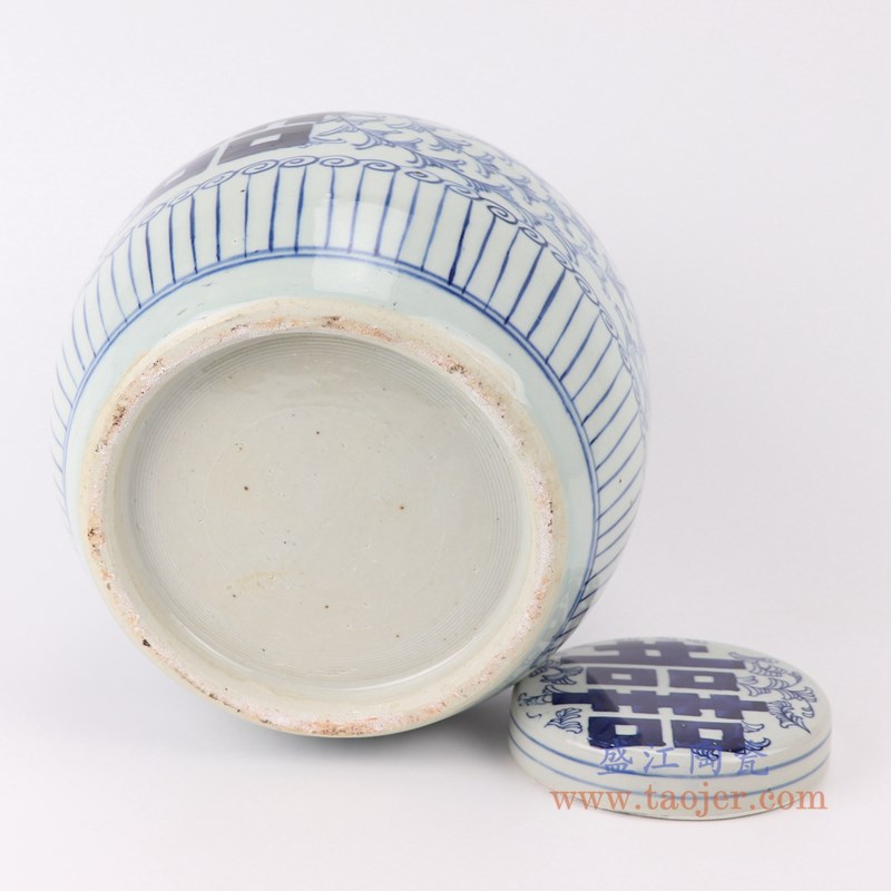 青花喜字双喜字小坛罐;产品编号:RZFZ01-M 产品尺寸(单位cm): 高:23.5直径:22.5口径:9.5底径:13.6重量:2.75KG