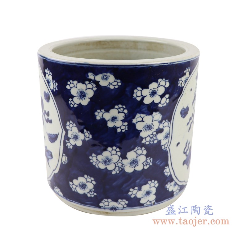 青花冰梅开窗开光博古纹笔筒;产品编号:RZGC09-F 产品尺寸(单位cm): 高:19.5直径:21.4口径:21.4底径:18重量:2.75KG