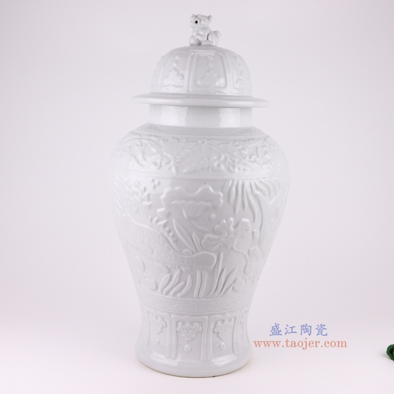 白色雕刻鱼藻纹荷花狮子头将军罐,产品编号:RZKO01-E 产品尺寸(单位cm): 高54.5直径29口径底径19.5重量7.6KG