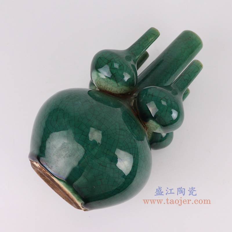窑变开片绿釉多宝天球瓶,产品编号:RZKR48-A 产品尺寸(单位cm): 高22.5直径13口径19.3底径6.4重量1KG