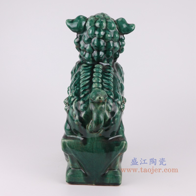 窑变开片绿釉狮子狗一对,产品编号:RZKR49 产品尺寸(单位cm): 高37直径28.2口径21.2底径22.4重量3.4KG
