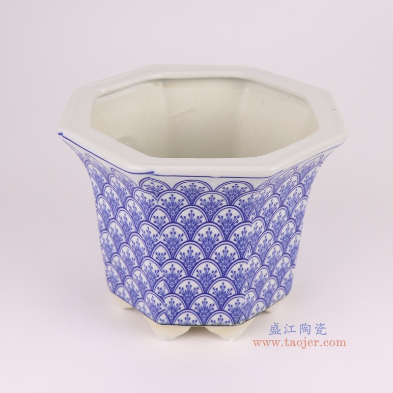 "青花花卉纹带托花盆三件套,产品编号:RZPR04 产品尺寸(单位cm): 高17.4 15.5 12.6直径23.8 22 16.7口径底径重量KG"