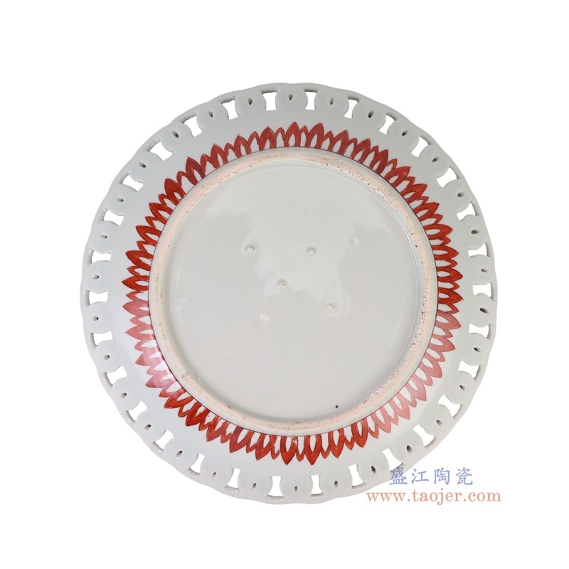 青花斗彩镂空透雕菊花纹大盘,产品编号:RZQF32 产品尺寸(单位cm): 高6.3直径36.4口径底径22重量2.3KG