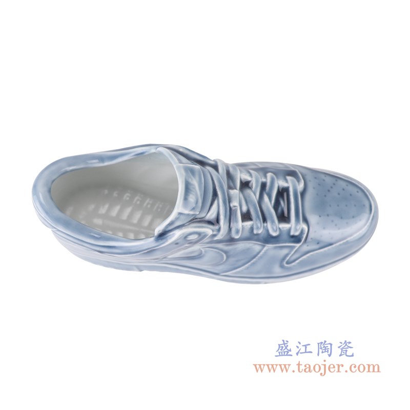颜色釉青釉雕刻帆布纹耐克鞋子;产品编号:RZQU03 产品尺寸(单位cm): 高:11.5直径:24.5口径: 底径: 重量:0.5KG