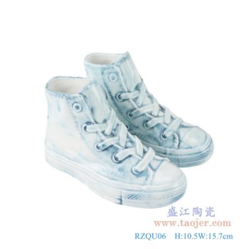 RZQU06   颜色釉雕刻牛仔纹直筒小号鞋子；    高：10.5直径：15.7口径：底径：重量：0.25KG