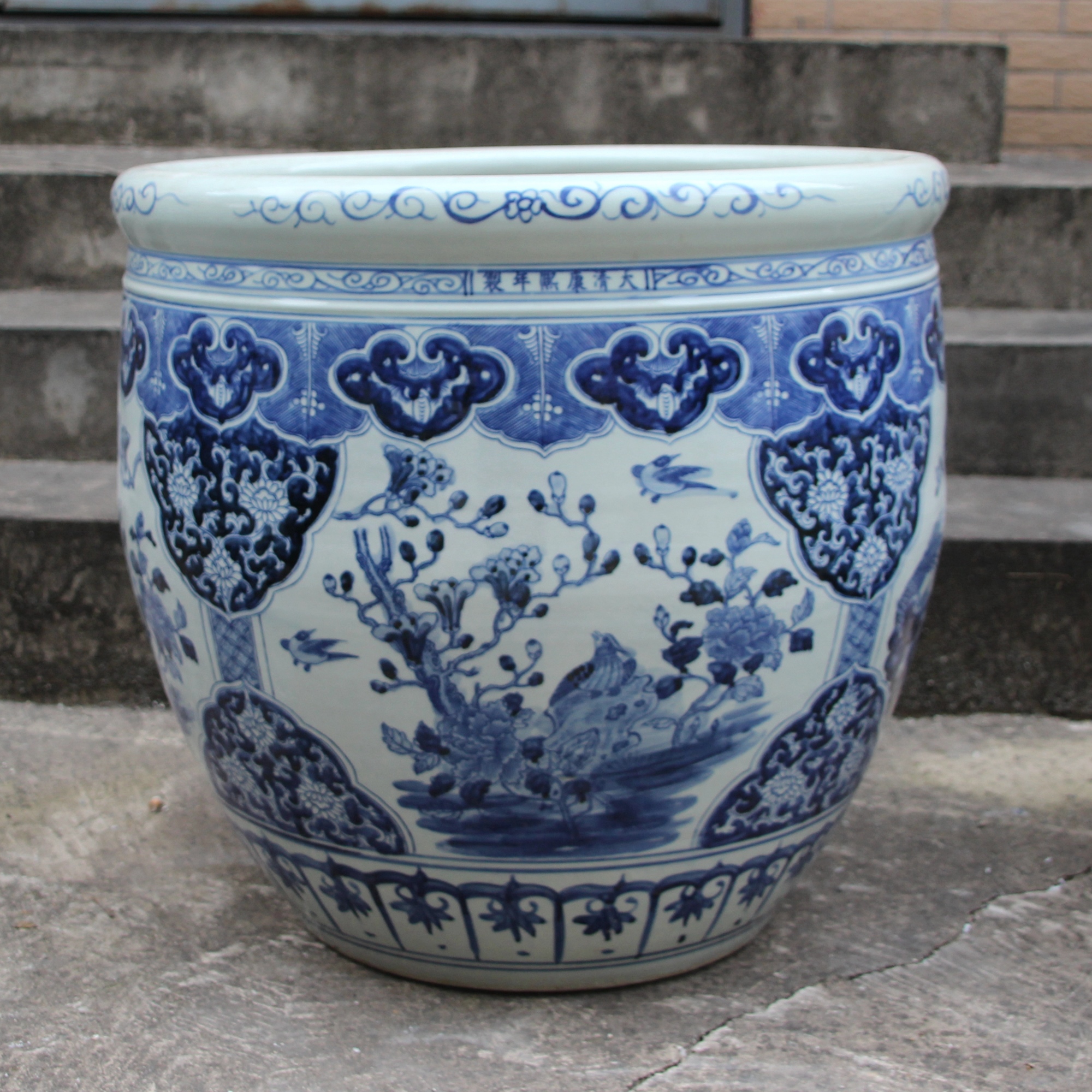 大号青花花鸟大缸;产品编号:RZSC15-B 产品尺寸(单位cm): 高:53直径:60口径:57底径:重量:KG