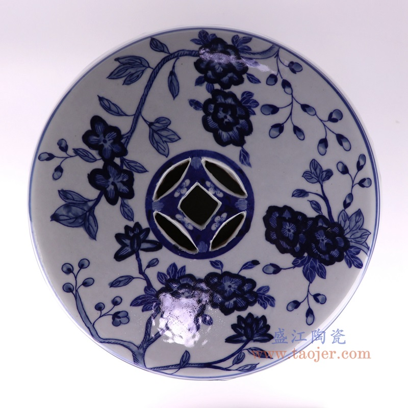 青花梅花纹铜钱孔鼓凳圆凳子,产品编号:RZSI39-A 产品尺寸(单位cm): 高44直径35.3口径底径28重量12KG