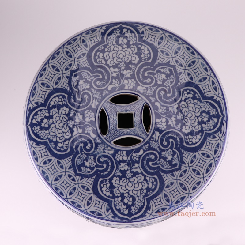 青花铜钱纹鼓凳子凉墩,产品编号:RZSI39-D 产品尺寸(单位cm): 高45.3直径34.7口径底径28重量11.7KG