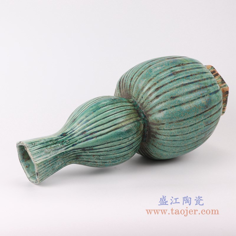 仿古窑变绿釉竖纹敞口葫芦瓶;产品编号:RZSP07 产品尺寸(单位cm): 高:41直径:19.5口径:7底径:11.5重量:2.75KG