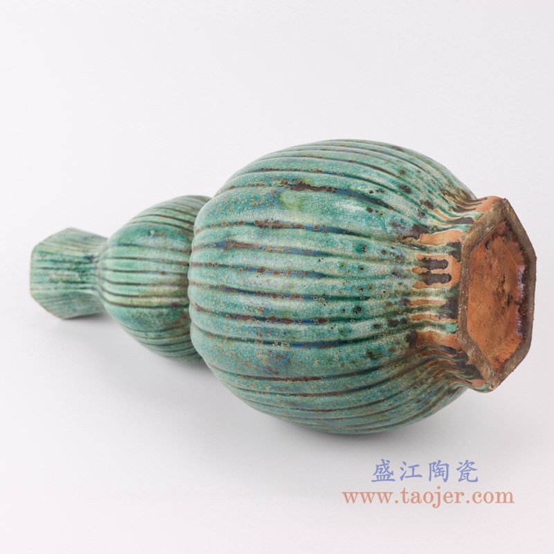 仿古窑变绿釉竖纹敞口葫芦瓶;产品编号:RZSP07 产品尺寸(单位cm): 高:41直径:19.5口径:7底径:11.5重量:2.75KG