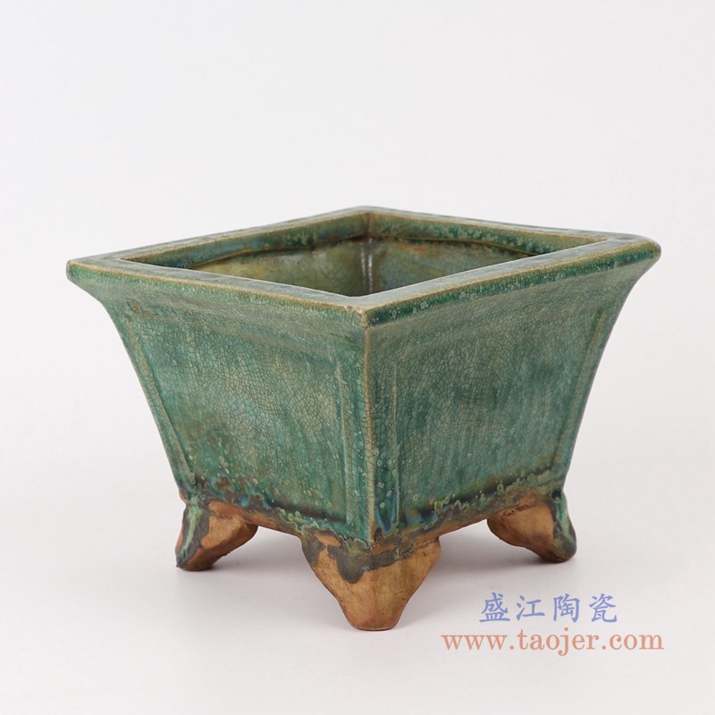 仿古窑变绿釉四方小鼎;产品编号:RZSP20 产品尺寸(单位cm): 高:11.2直径:14.2口径:14.2底径:10.3重量:1.1KG