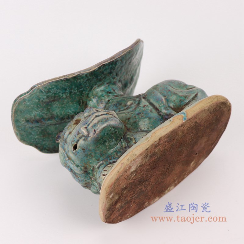 仿古窑变绿釉雕刻雕塑狮子瓷枕头;产品编号:RZSP21 产品尺寸(单位cm): 高:15.5直径:18.5口径:底径:重量:1.5KG
